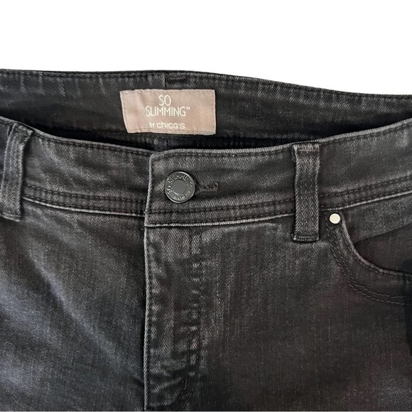 Chicos So Slimming Dark Wash Black Straight Leg Jeans Sz 0.5 Short US 5 / 6 - Picture 8 of 9